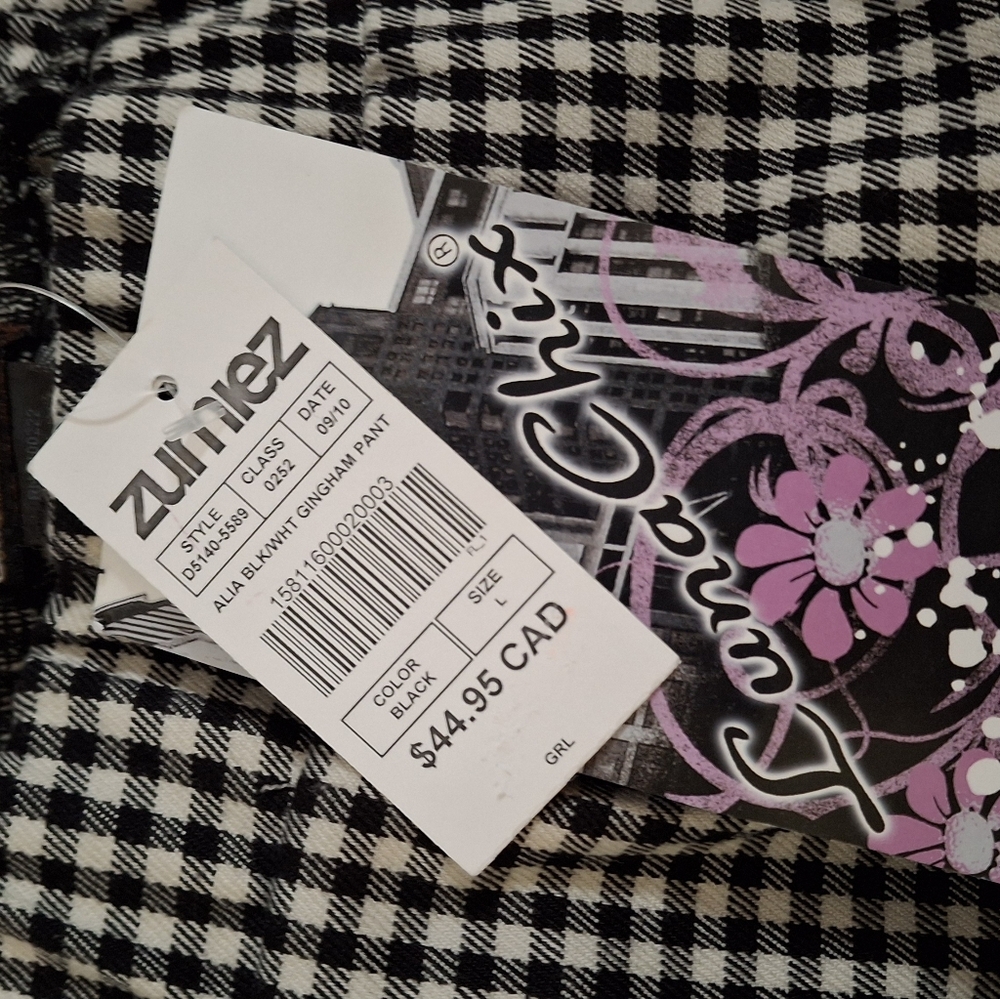 💚$8 - Picture 2 of 2